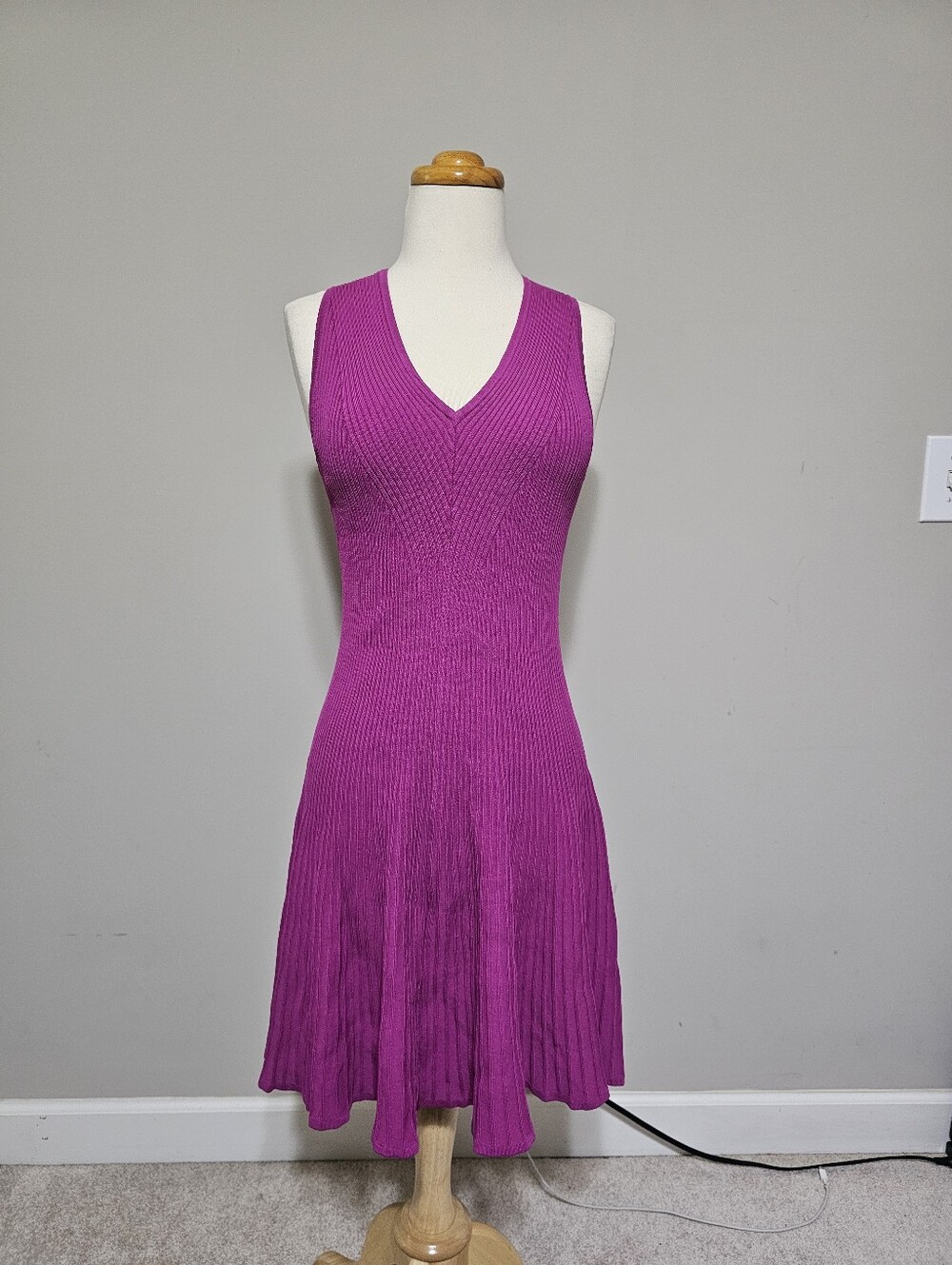 Wendy Williams Magenta Ribbed Knit V-Neck Flare Dress S